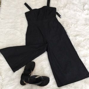 Lulu’s dark denim jumpsuit....super cute😍